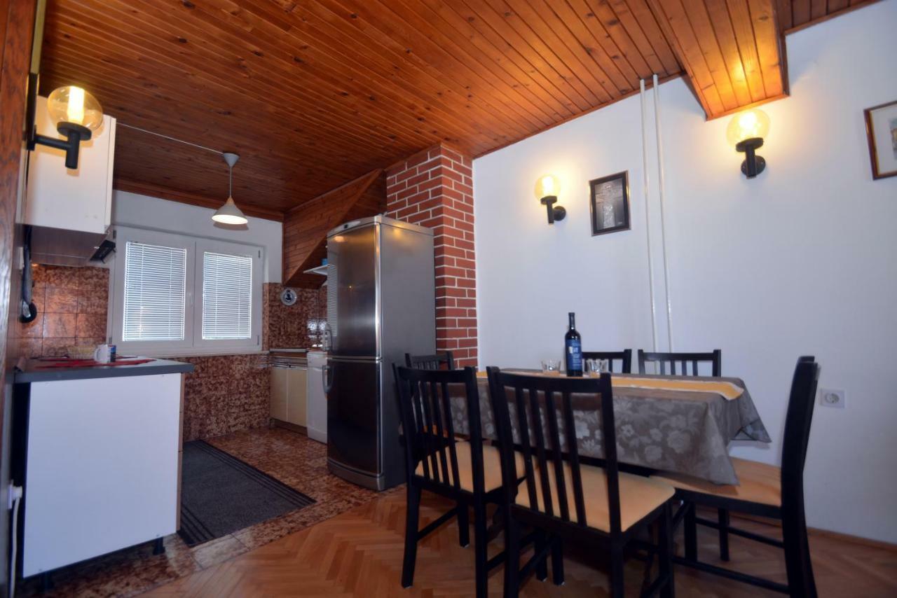 Apartment Mimica-Croatia , Omis , Center Exterior photo