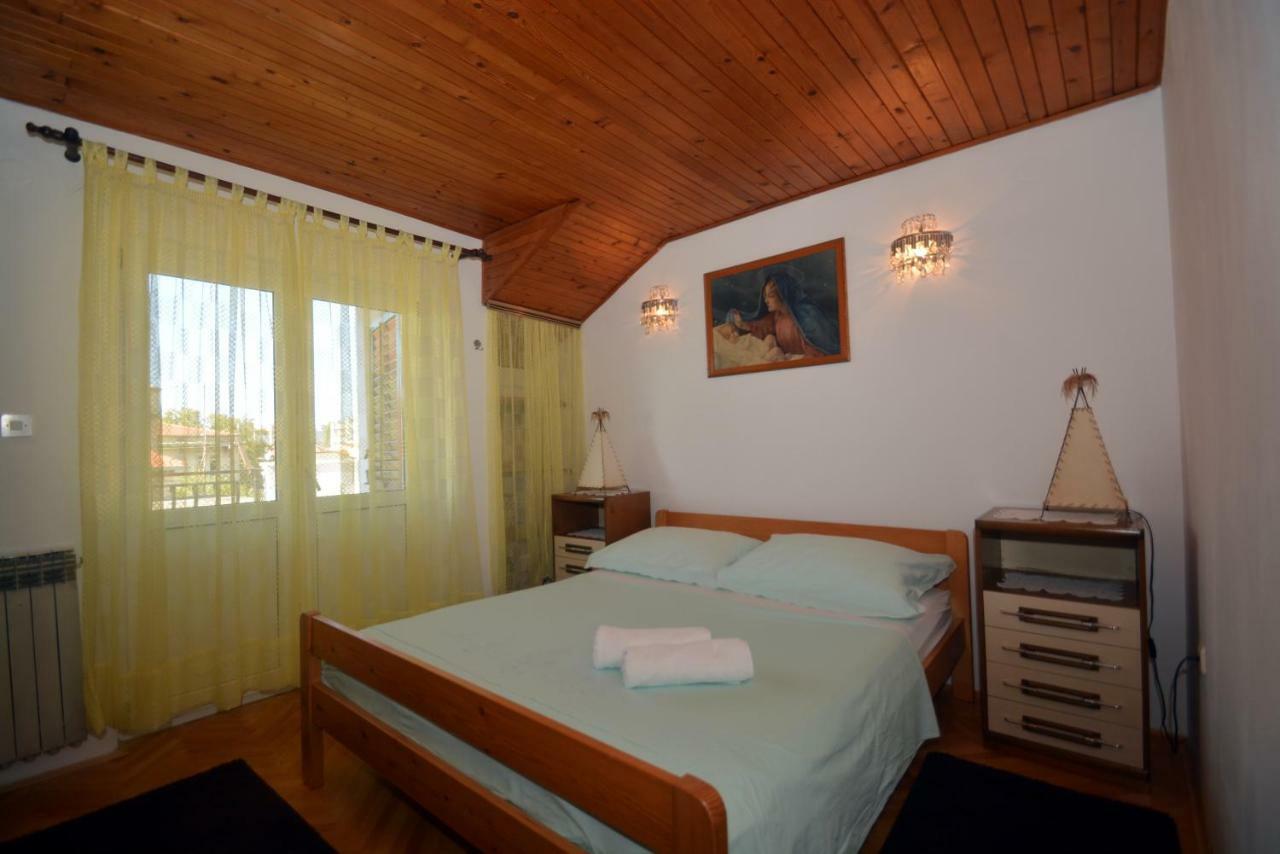 Apartment Mimica-Croatia , Omis , Center Exterior photo