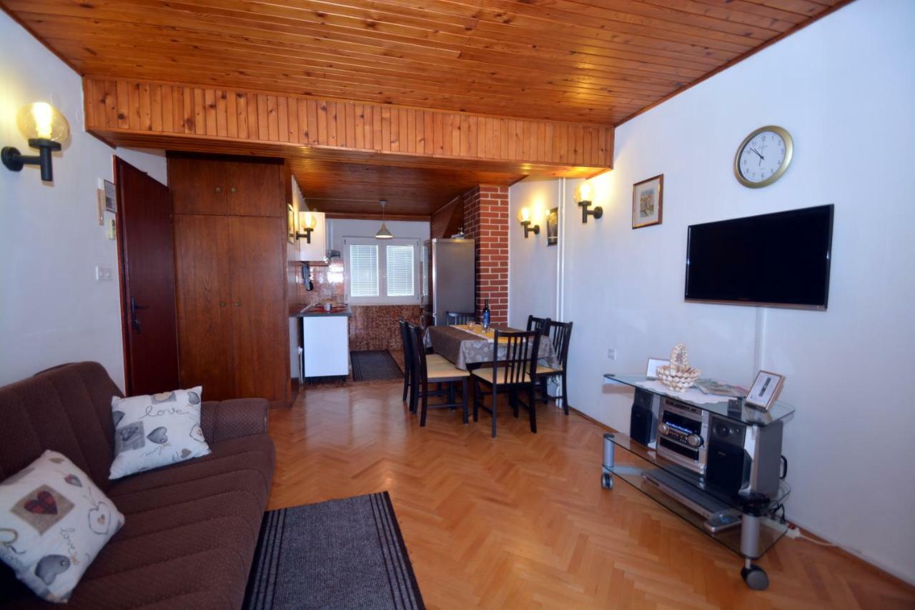 Apartment Mimica-Croatia , Omis , Center Exterior photo