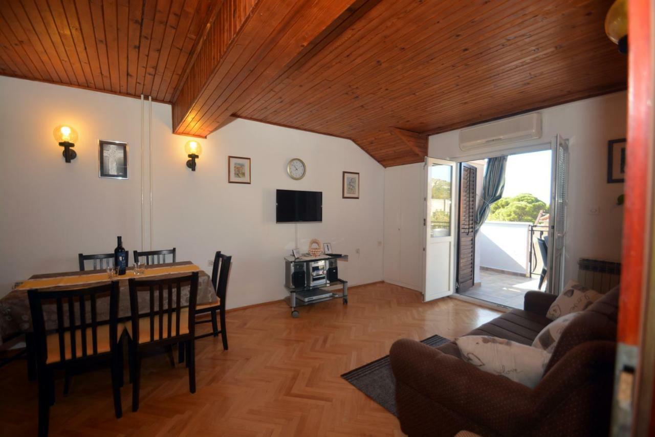 Apartment Mimica-Croatia , Omis , Center Exterior photo