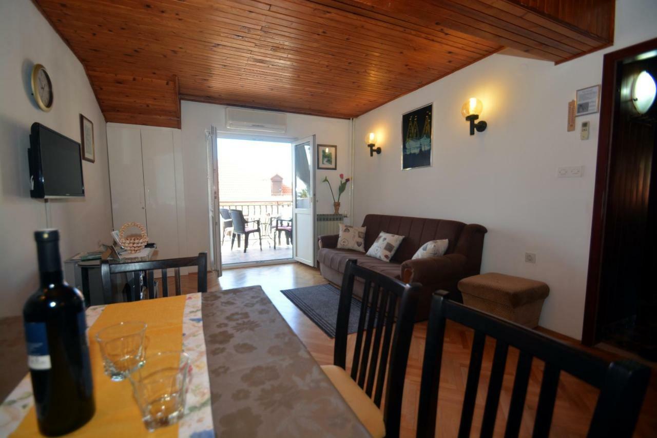 Apartment Mimica-Croatia , Omis , Center Exterior photo